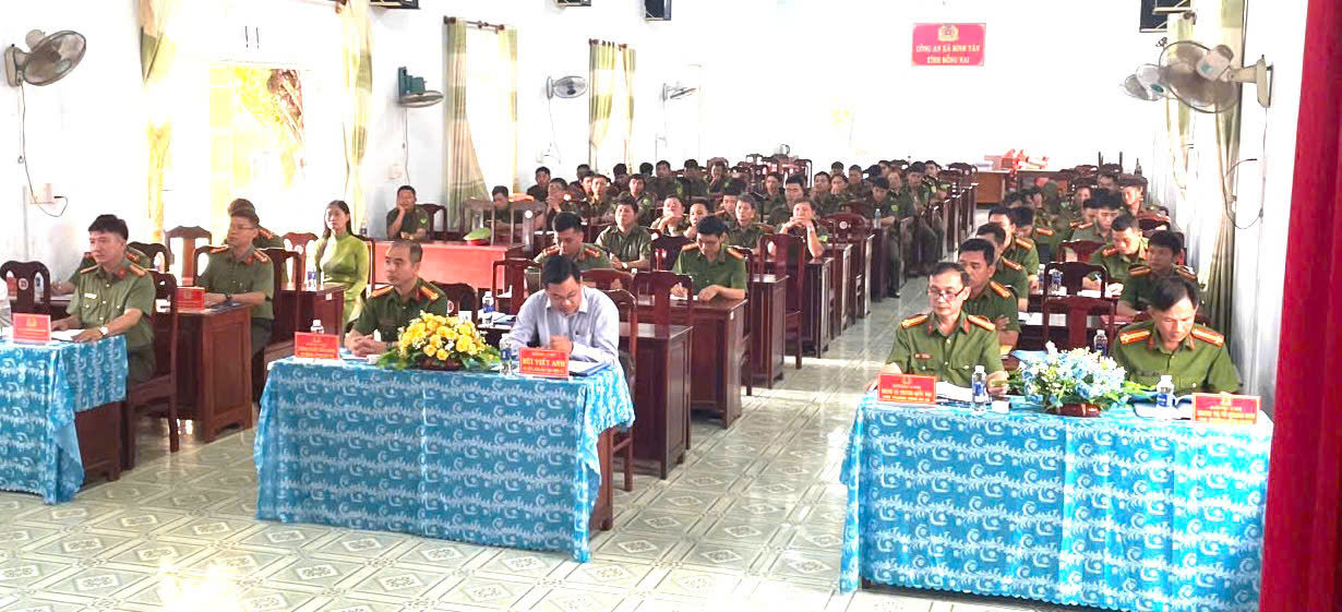 CÔNG AN XÃ BÌNH TÂN TỔ CHỨC SƠ KẾT 6 THÁNG ĐẦU NĂM 2025